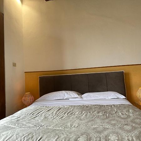Ponte Vecchio Tower Apartment Флоренция Екстериор снимка