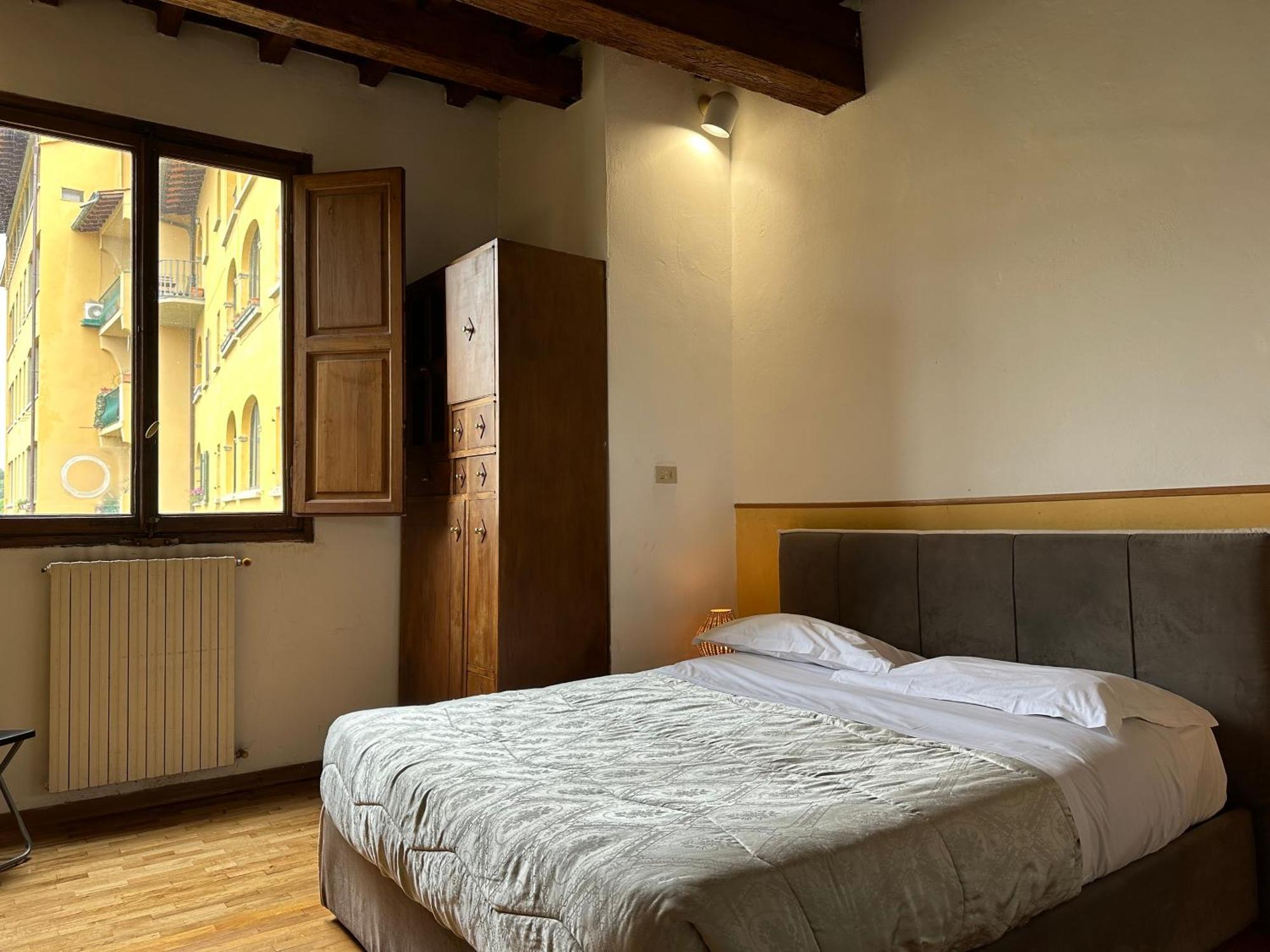 Ponte Vecchio Tower Apartment Флоренция Екстериор снимка