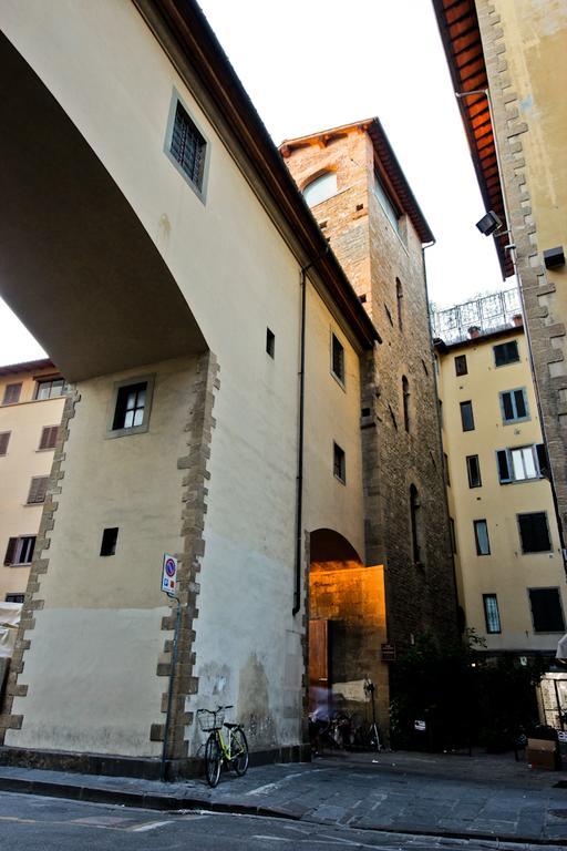 Ponte Vecchio Tower Apartment Флоренция Екстериор снимка