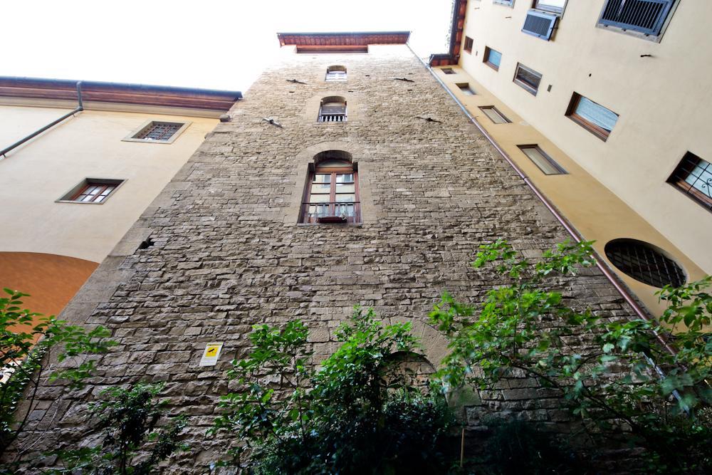 Ponte Vecchio Tower Apartment Флоренция Екстериор снимка