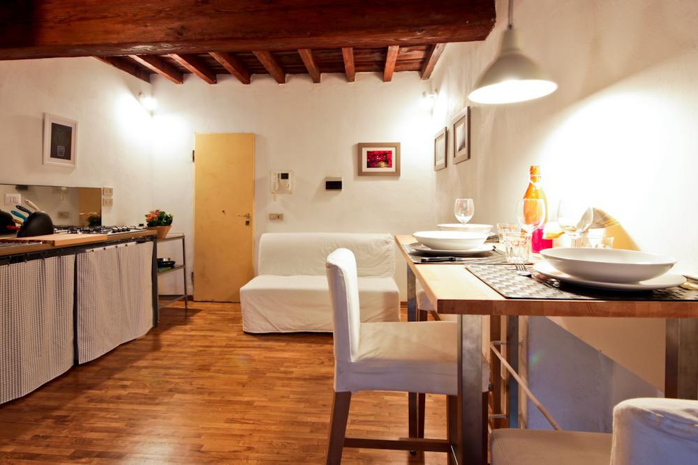 Ponte Vecchio Tower Apartment Флоренция Екстериор снимка